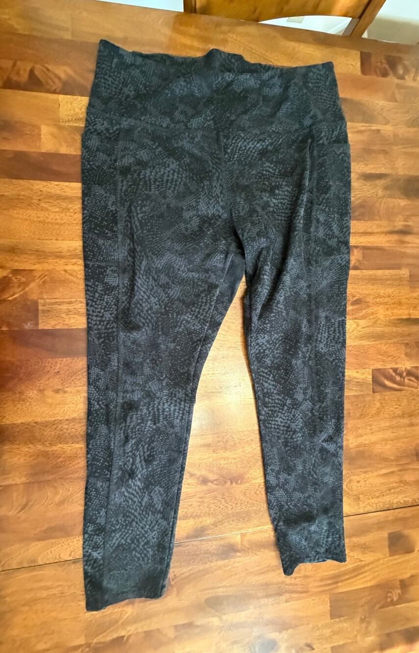 Danskin Women’s XL Black Gray Snake Print Leggings Yoga Activewear Pants